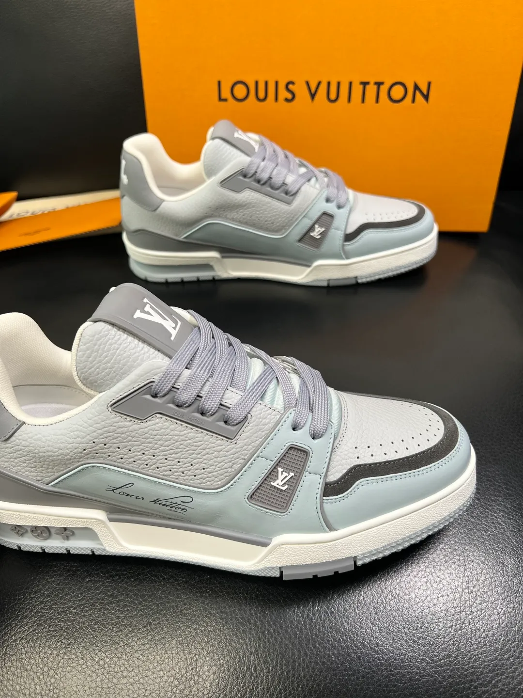 Men's shoes 💰820 Lv high quality top handicrafts Louis Vuitton, counters are equipped with the original factory, the uppers are imported from Italy, high-quality splicing colorful complex crafts, imported cowhide lining is soft and comfortable, soles: original soles specially provided by the original factory, T men's shoes 💰U exclusive movable molded soles are super comfortable, original factory single goods, code number 38-45 (customized 46)